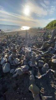 🏯 «Каменную деревню» выложили отдыхающие на пляже Золотари в Находке