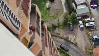 Дети в Лобне кидались кирпичами с балконов прямо в прохожих 🇷🇺 Источник: ЧП...