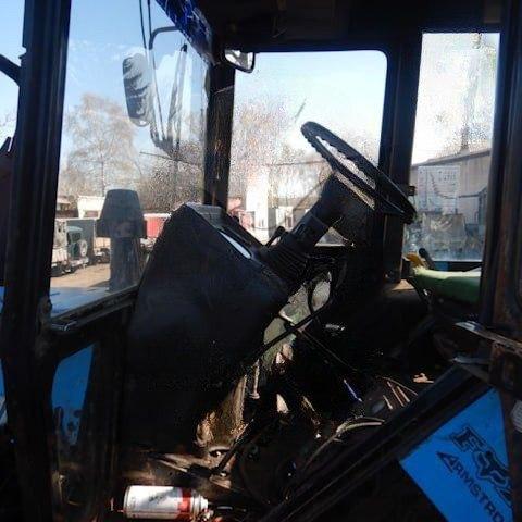 В ЛНР тракторист с нулевым навыком вождения переломал техникой своего коллегу в лесхозе