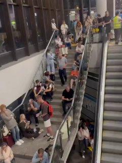 Парень из Новосибирска разрядил обстановку в аэропорту Сочи. Более 60 рейсов...