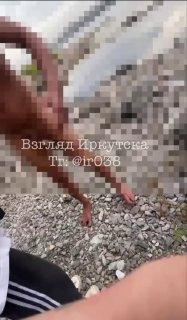 В Иркутске голый неадекват показал девушкам 