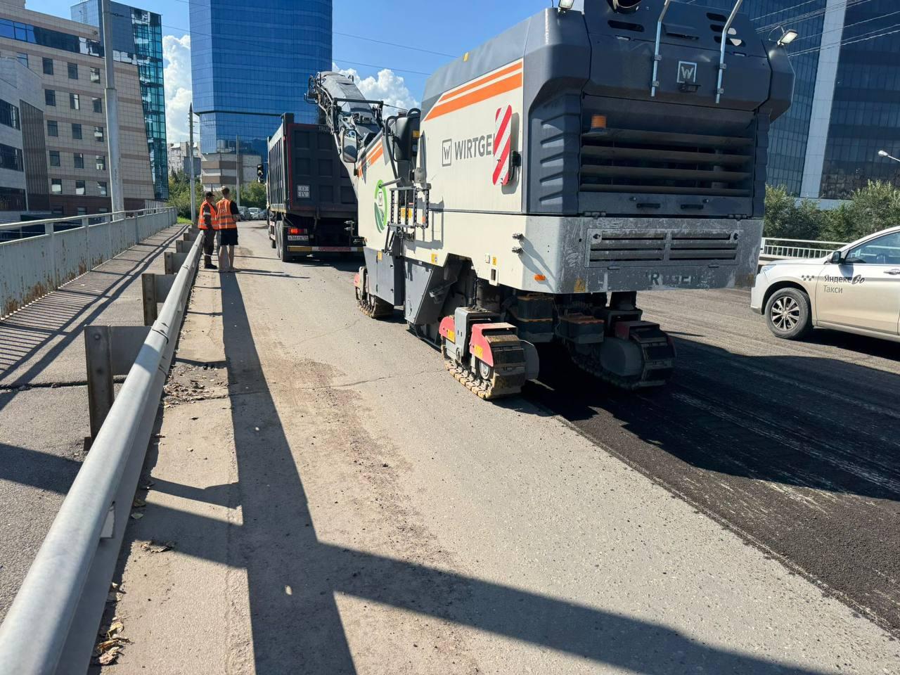 В Красноярске начался ремонт проезжей части на мостах через Качу