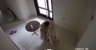Таинственный призрак устроил арт-хаос в клинике жены футболиста Смолова