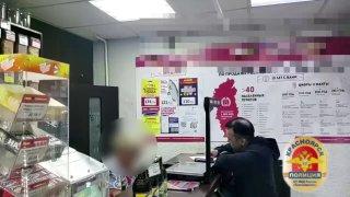Красноярские полицейские в ночное время проверили более 100 объектов торговли во всех районах города на предмет незаконной продажи алкогольной продукции