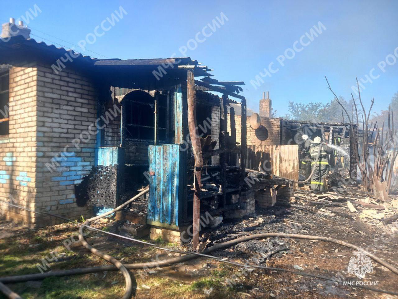 Вчера вечером в селе Пацынь под Рогнедино загорелся жилой дом
