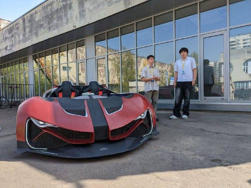 Московские старшеклассники собрали настоящий автомобиль.