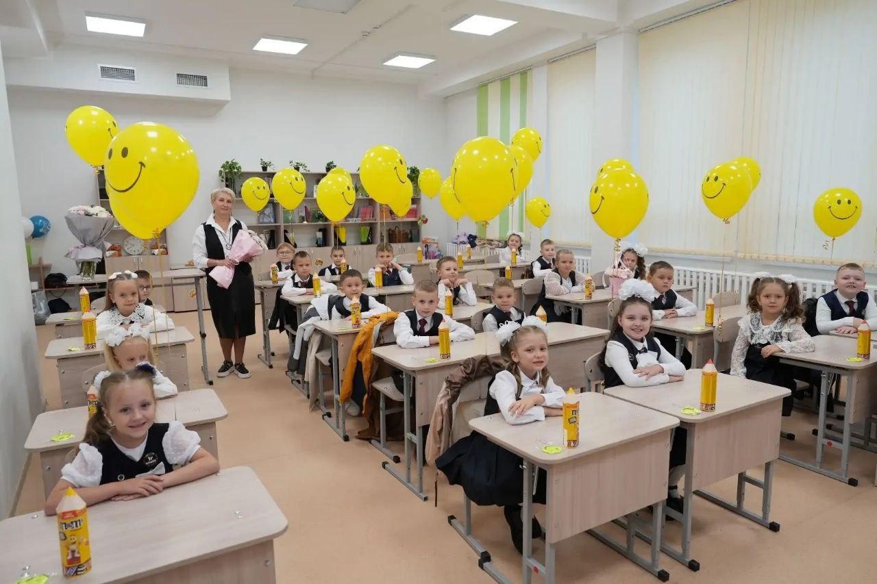 Всего по одному первокласснику зачислили в 54 школы Красноярского края