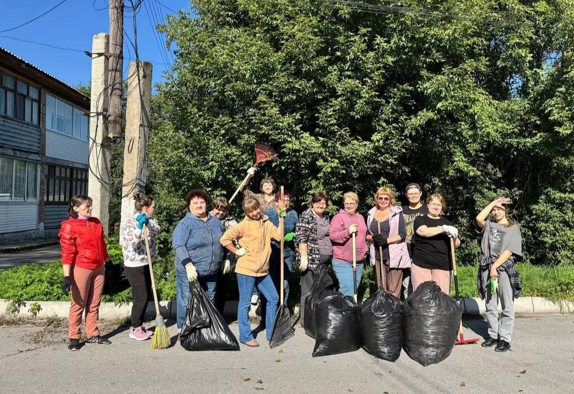 Взрослые привели город в порядок к 1 сентября В преддверии Дня знаний в...