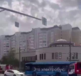 На востоке Москвы водитель электробуса задавил женщину-пешехода.