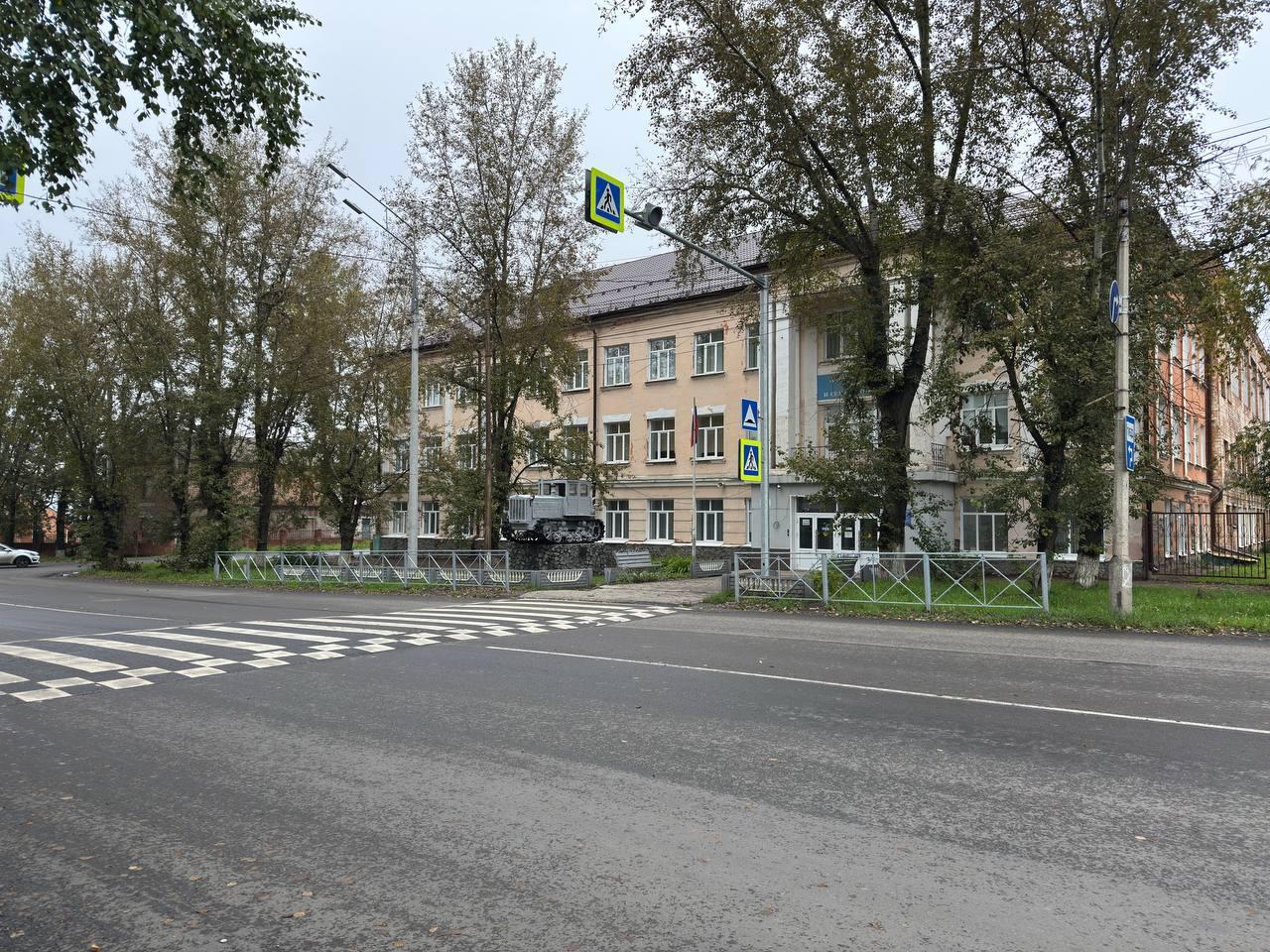 Подходы к школам стали безопаснее За это лето в Ачинске привели в порядок 38...