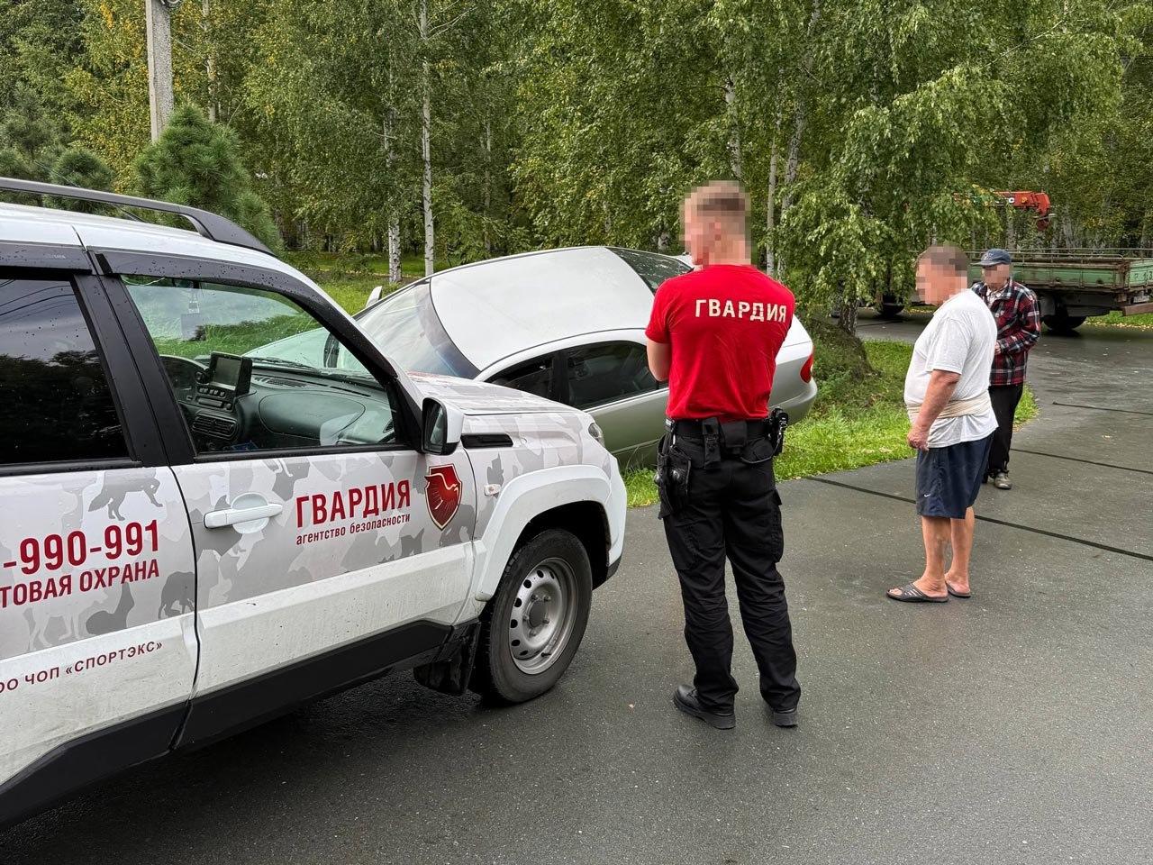 В Новосибирске нетрезвая женщина съехала на автомобиле в кювет