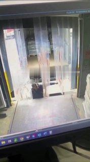 На складе в районе Очаково-Матвеевское во время маневра задним ходом,...