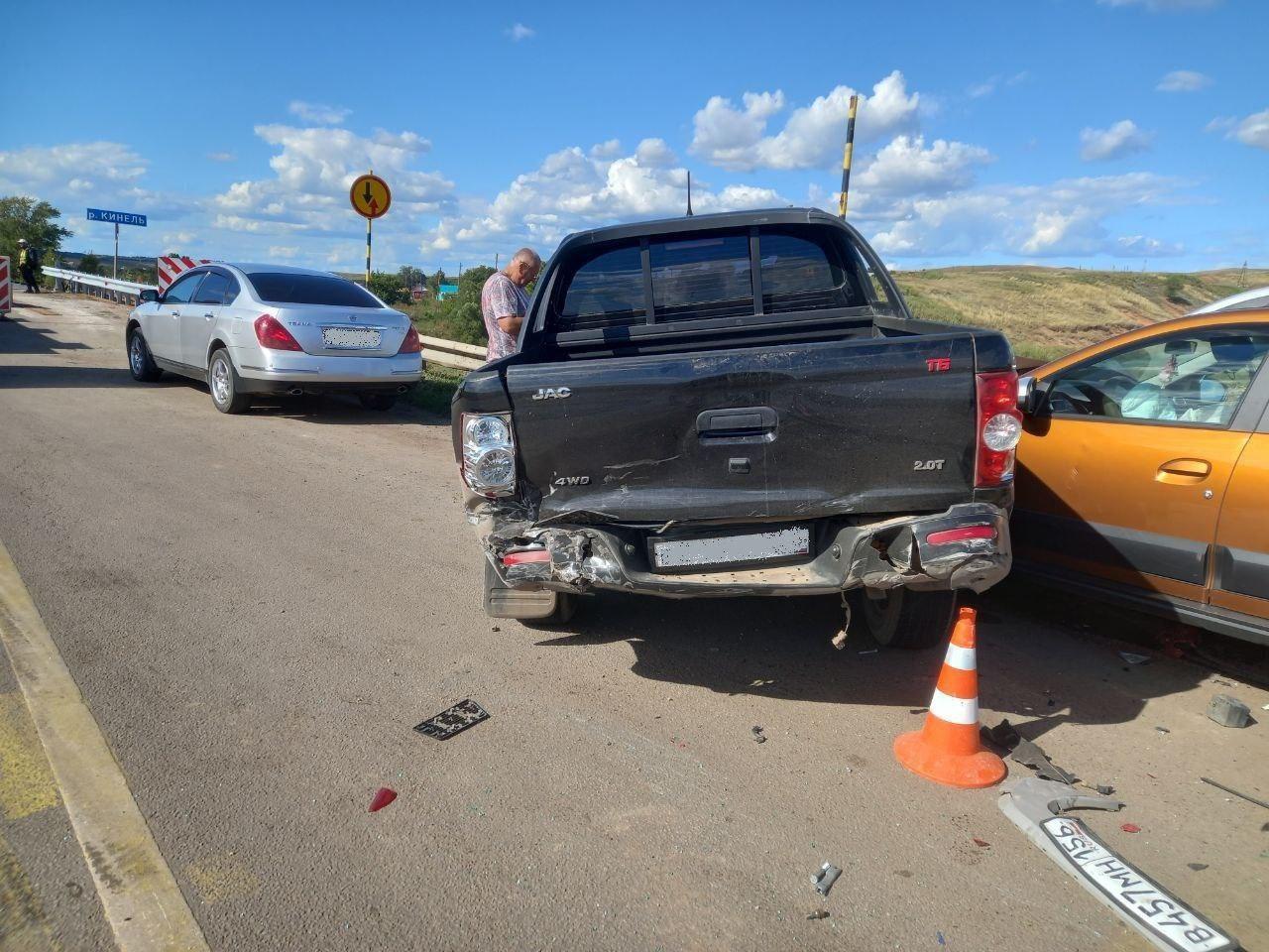 На трассе под Бугурусланом нетрезвая женщина-водитель Renault спровоцировала...