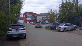 В Иркутске в кустах работала майнинг-ферма. На пустыре рядом с улицей...