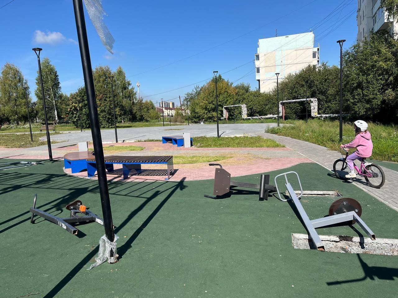 В Кемерово площадку на Металлке строили-строили и не достроили. Местные...