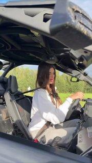 Девушка хотела доказать, что с багги может справиться любая, но что-то пошло...