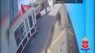 В Кемерове водитель легковушки влетел в автобус и покалечил пассажиров: ему...