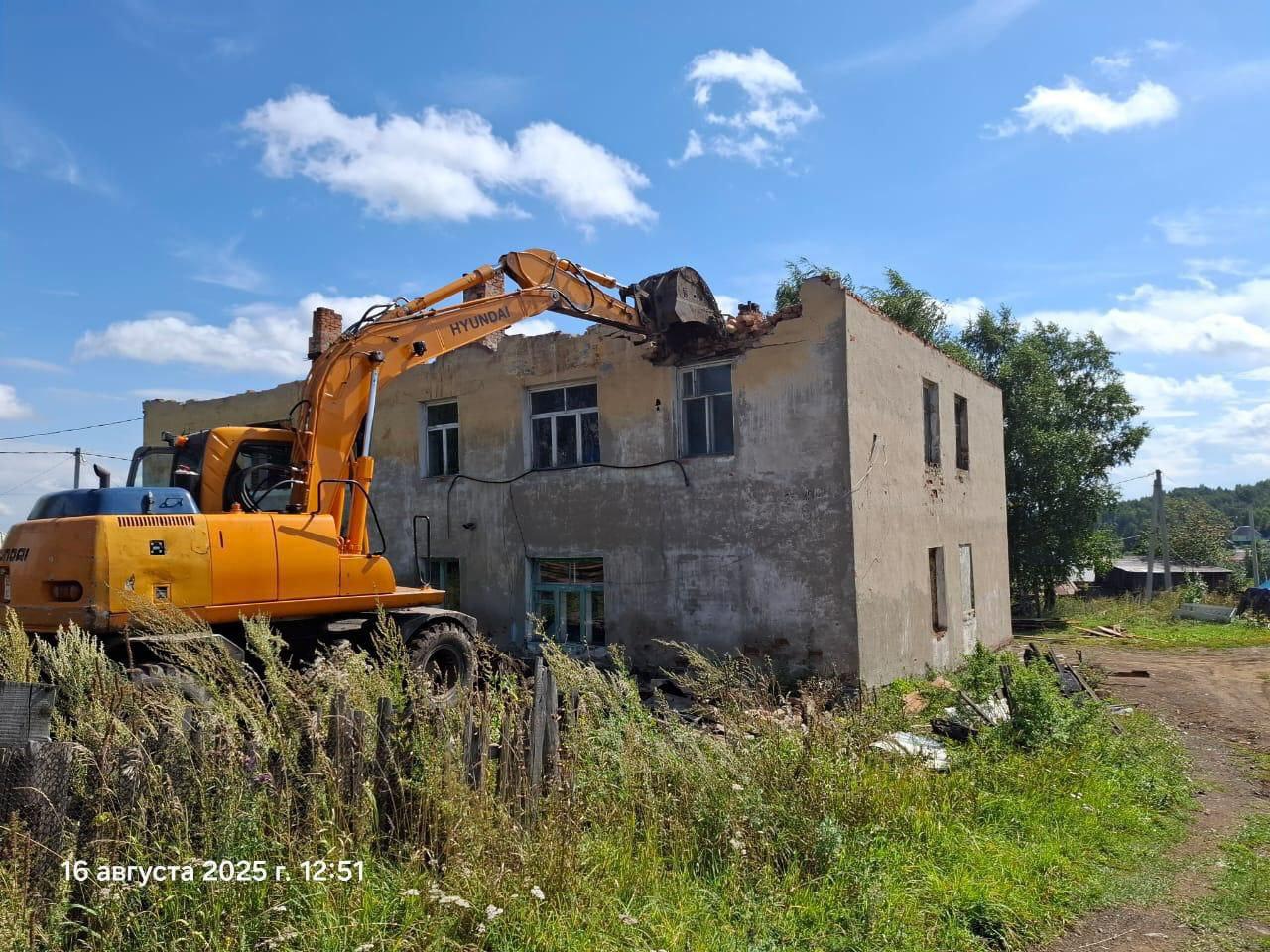 В Прокопьевске снесут 200 аварийных домов: два уже убрали Расселённые и...