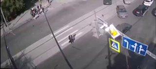 В Екатеринбурге возбуждено уголовное дело после наезда самокатчика на 11-летнего школьника