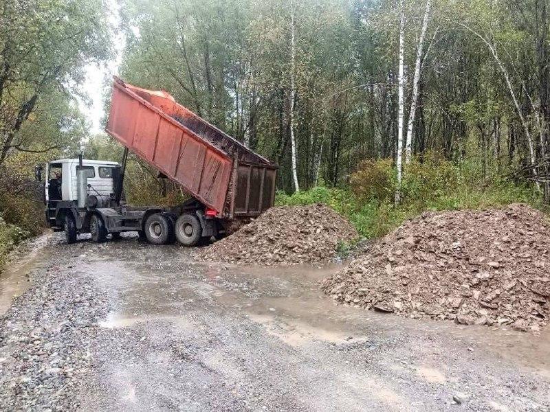 Дорогу на Богословку осушили и приводят в порядок. Напомним, из-за проливных...