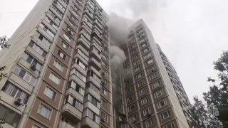 Из пожара на Новопеределкинской улице спасли 8 человек. В доме горела...