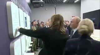 «Чилловая катка», «кринж», «траблы»: Путина научили молодёжному сленгу Во...
