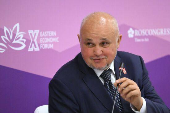 Кузбасс снижает добычу угля, а Дальний Восток наращивает. На ВЭФ во...