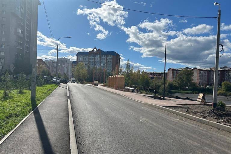 На улице Вильского отремонтировали дорогу. Здесь заменили бортовые камни и...