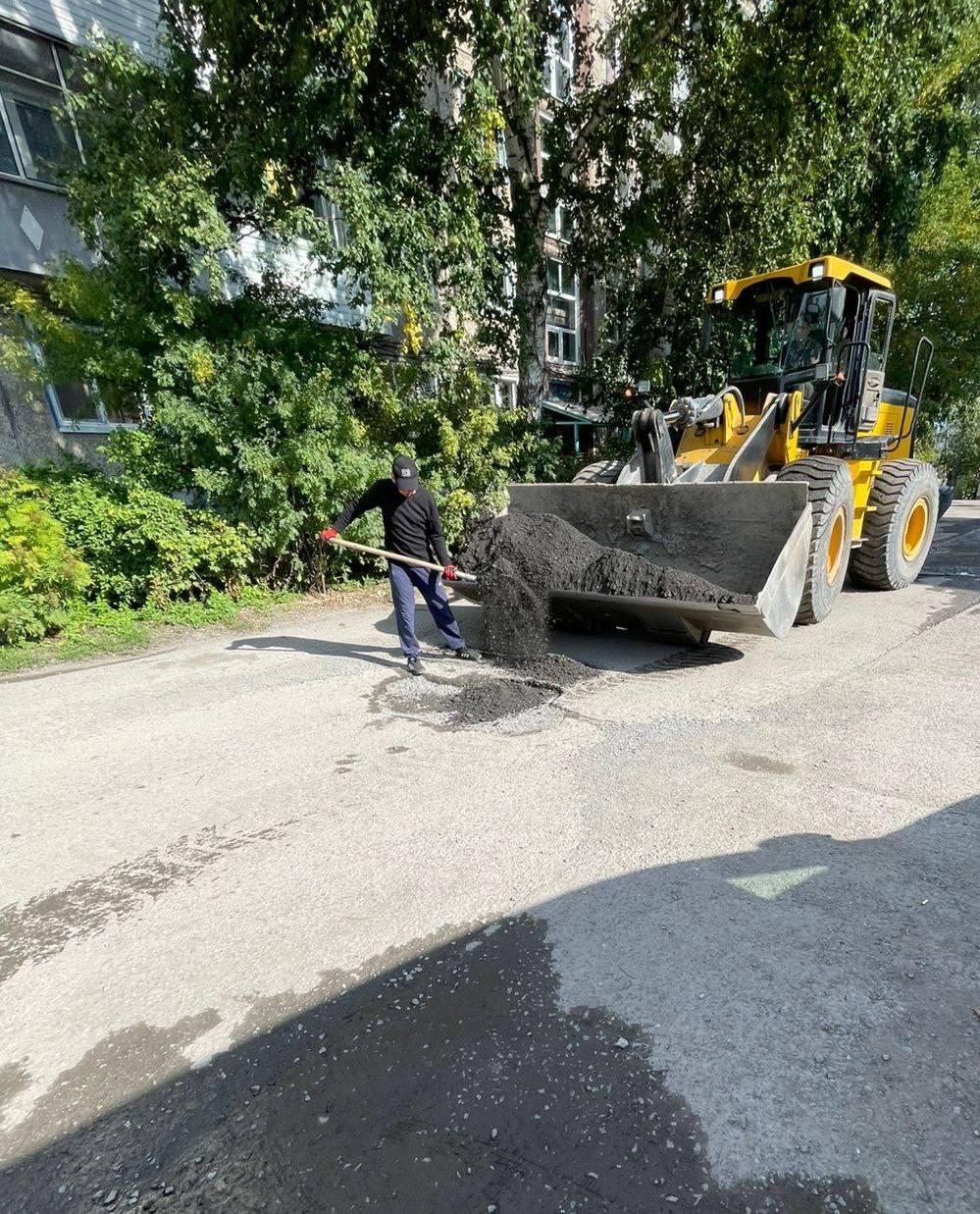 В 9 микрорайоне на самых проблемных участках, а также на улице Украинской и...
