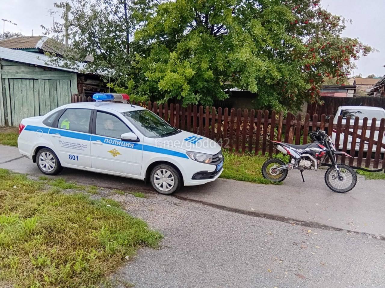 В Гурьевском округе 16-летний школьник на мотоцикле попался сотрудникам ГАИ.