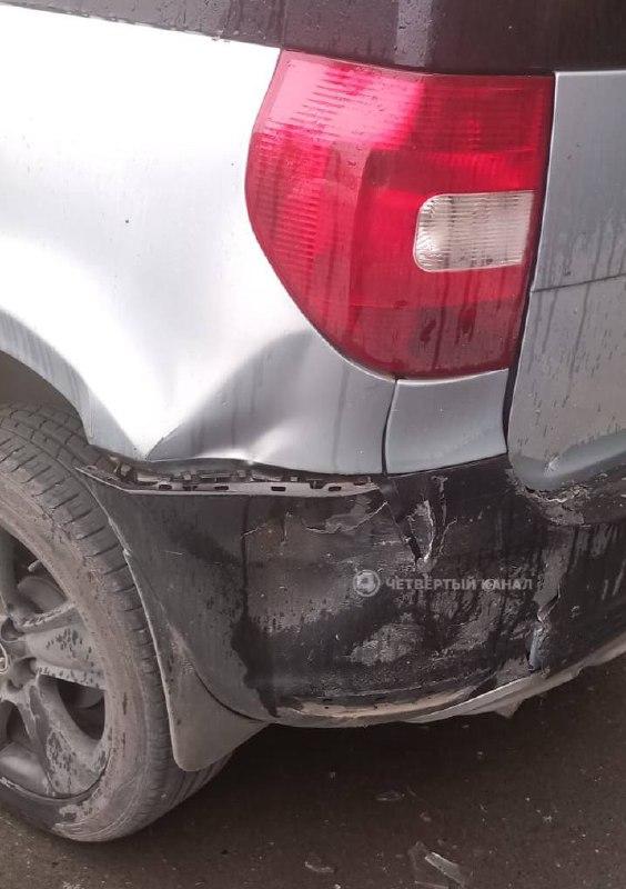 Пьяные парни в Академе угнали ВАЗ и протаранили несколько машин