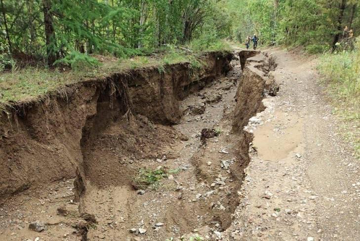 Дорога в Онгурен всё ещё недоступна. В Ольхонском районе сохраняется режим ЧС...