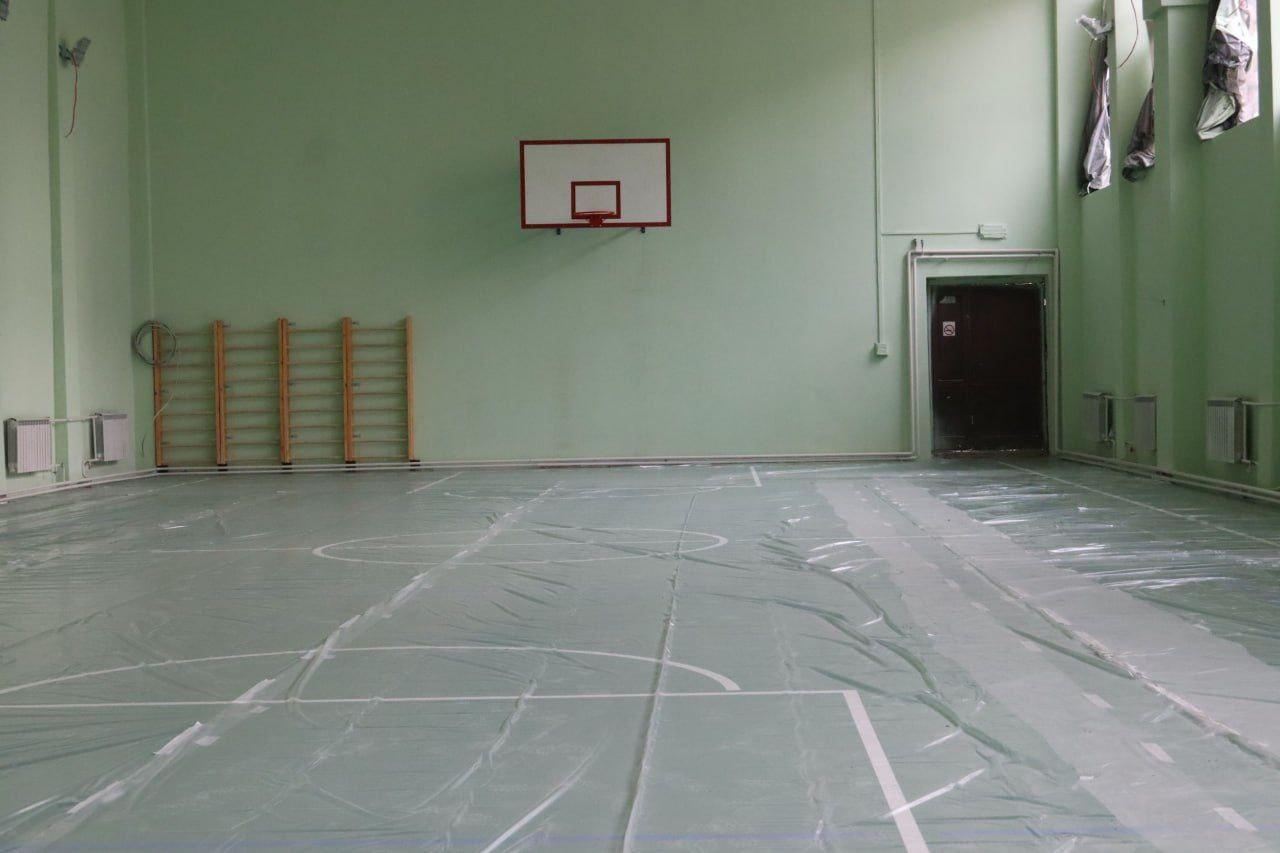 В 10 школе Абакана продолжается капитальный ремонт Работы идут по нацпроекту...