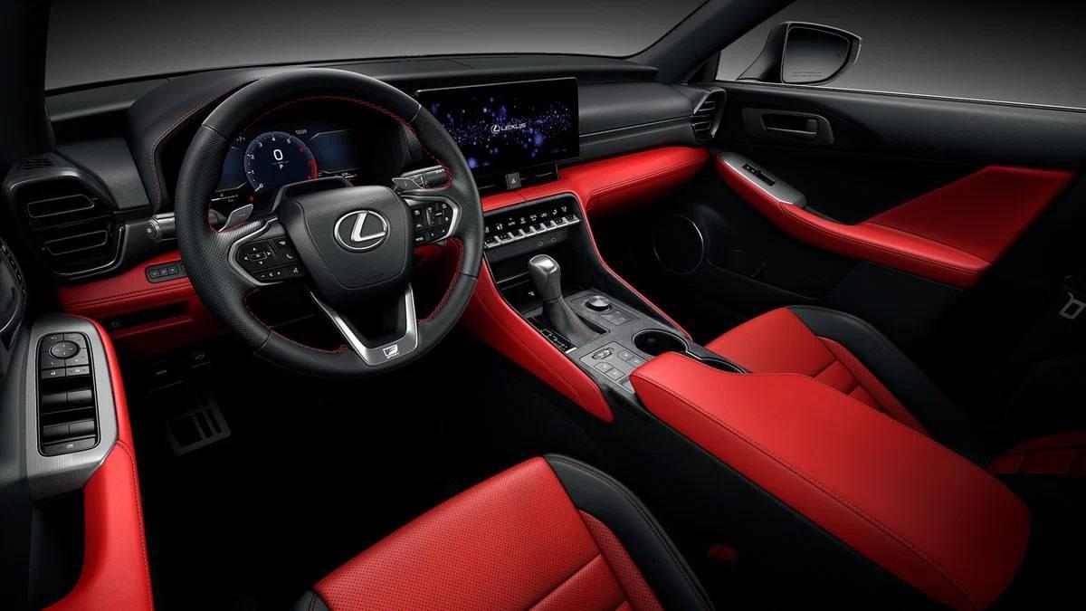Lexus показал обновлённый IS — теперь без V8, зато с большим экраном.