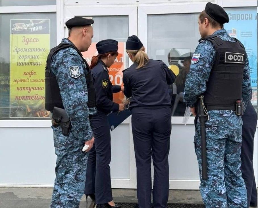 Торговый центр в Новоуральске закрыли из-за нарушений пожарной безопасности...