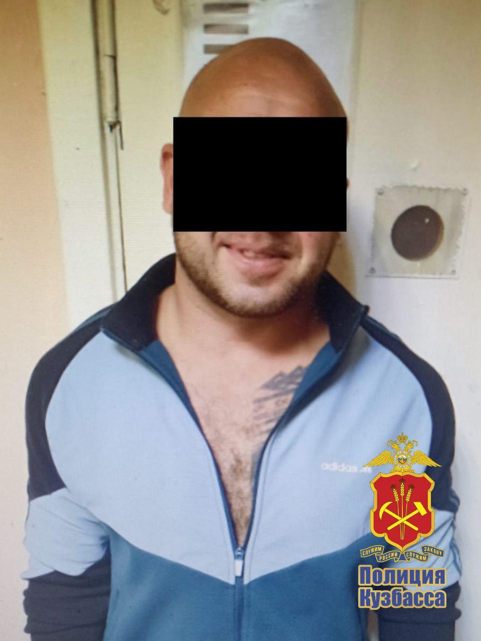 В Новокузнецке сотрудники полиции привлекли к ответственности нарушителя, который бросил петарду во дворе многоквартирного дома