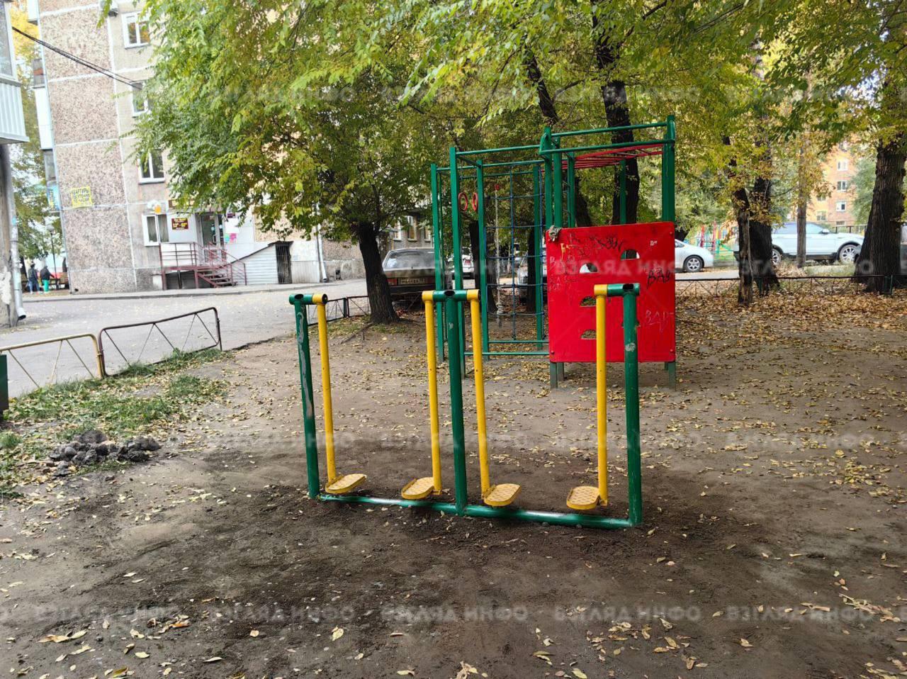 В Абакане ребенка чуть не убило уличным тренажером