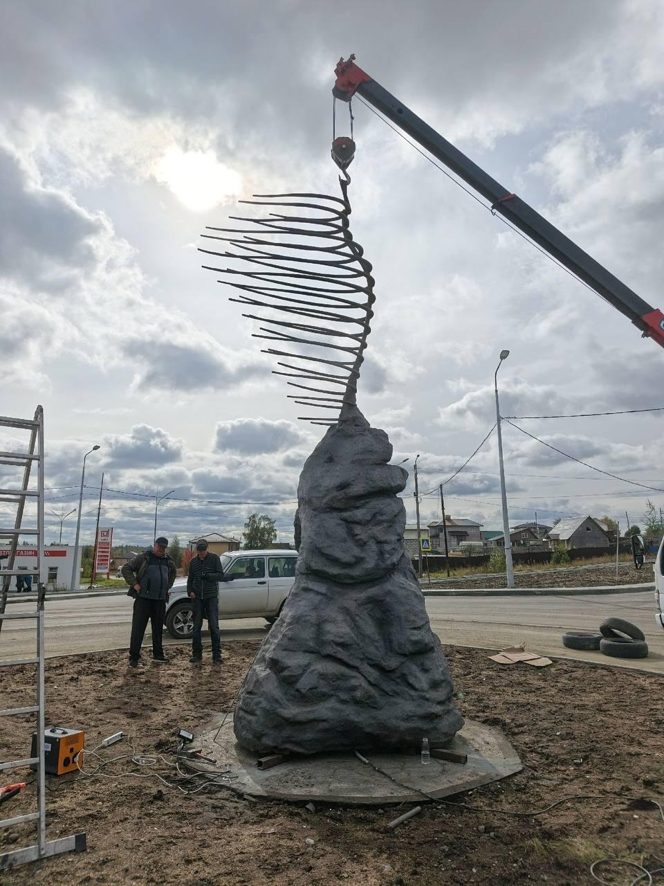 В Качканаре появился «Памятник ветрам», который напомнил горожанам фекалии....