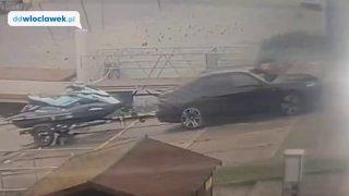Фейл дня: в Польше мужчина решил спустить гидроцикл на воду с помощью своей новенькой BMW 7-й серии. В итоге: вместо водного транспорта под воду ушёл сам седан.