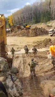 В Кемеровском округе пресекли деятельность нелегальных золотодобычиков. Они...