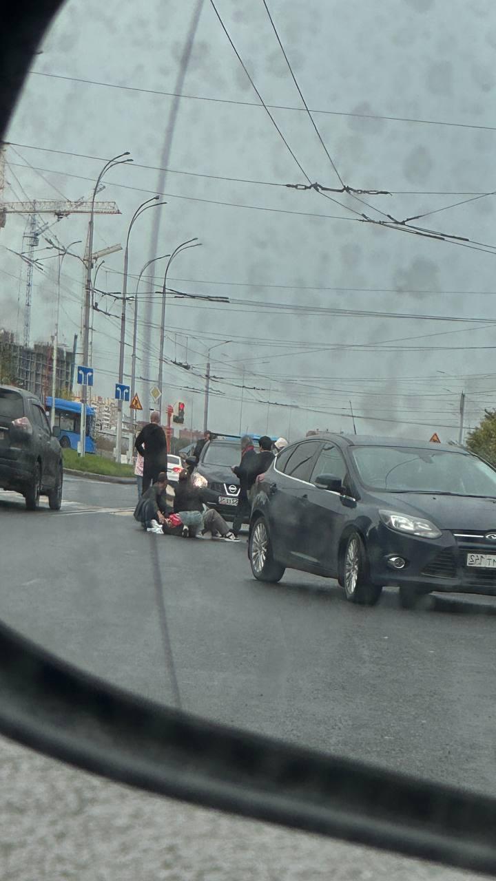 В Кемерово на пересечении Комсомольский-Марковцева вчера легковушка сбила...