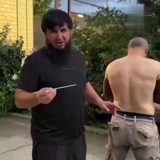 В Дагестане начали лечить простату укусами пчёл — спрос на альтернативную медицину вырос в несколько раз.