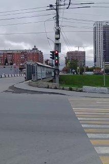 На перекрёстке Писарева и Ипподромской светофор устроил водителям настоящий...