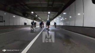 Жесткое падение велосипедиста во время гонки «Москва» попало на видео 🇷🇺...