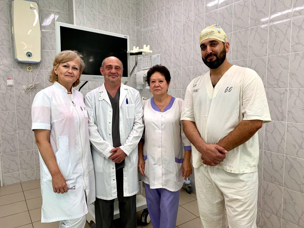 В Нижнем Тагиле медики спасли мужчину, проглотившего иголку, которая оказалась в стопке с водкой