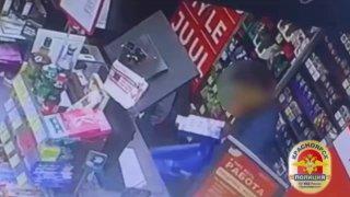 В Красноярске полицейские по горячим следам раскрыли разбойное нападение на магазин