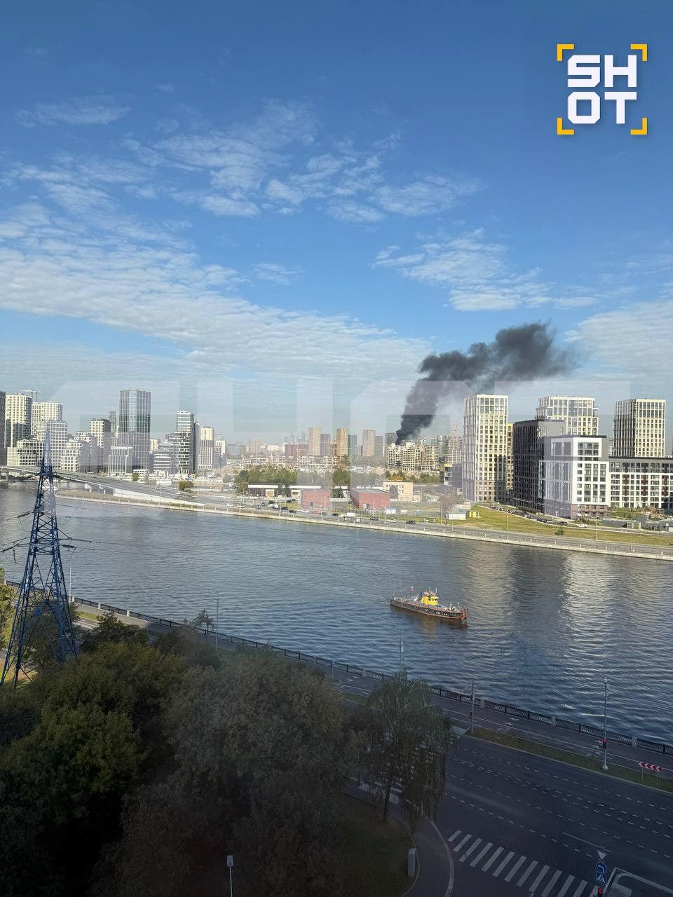 Пожар на стройке в ЖК «Шагал» в Москве напугал местных жителей — густой...