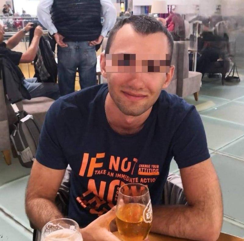 В центре Москвы мужчина напал на пассажирку на эскалаторе в метро. Около 9...