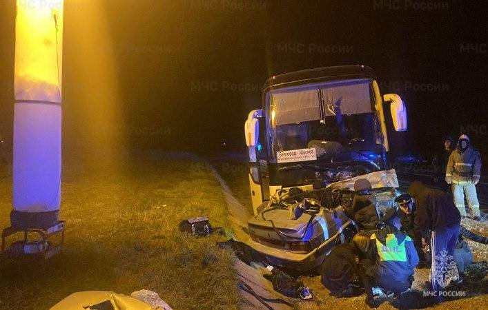 Три человека погибли в ДТП с автобусом Белгород—Москва на трассе М‑2