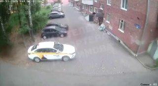 В Подмосковье маньяк пытался изнасиловать девушку в подъезде